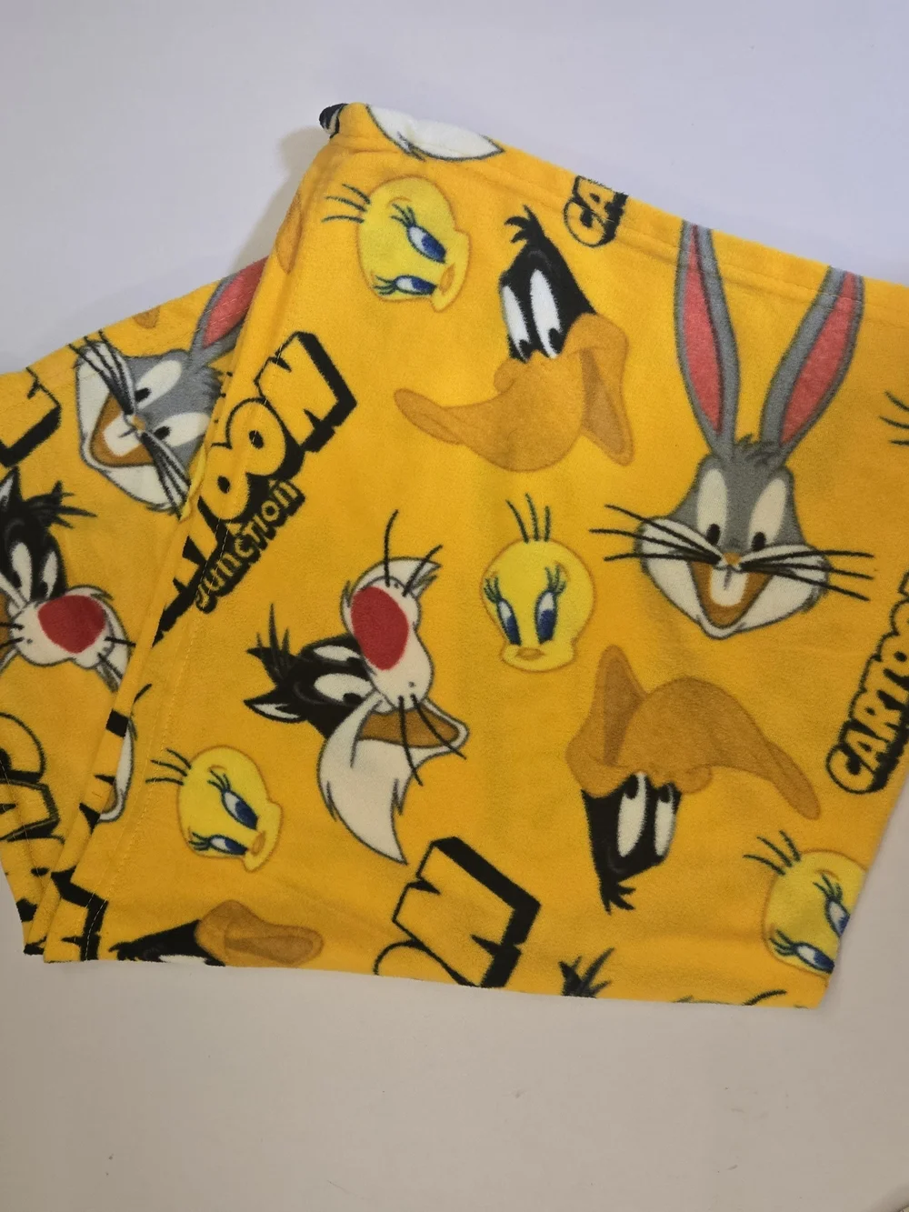 Warner Bros World Abu Dhabi Cartoon Junction Looney Tunes Fleece Blanket